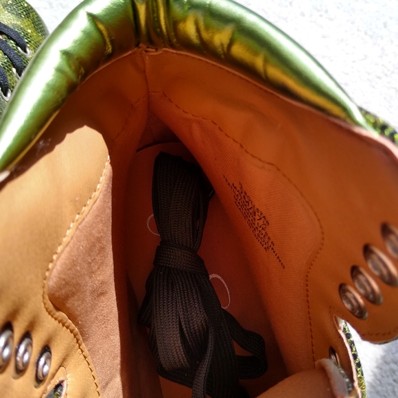 Rollstar Roller Skates Sequin Ankle Boot in Sassy Green Leopard, size 7. - Picture 7 of 9